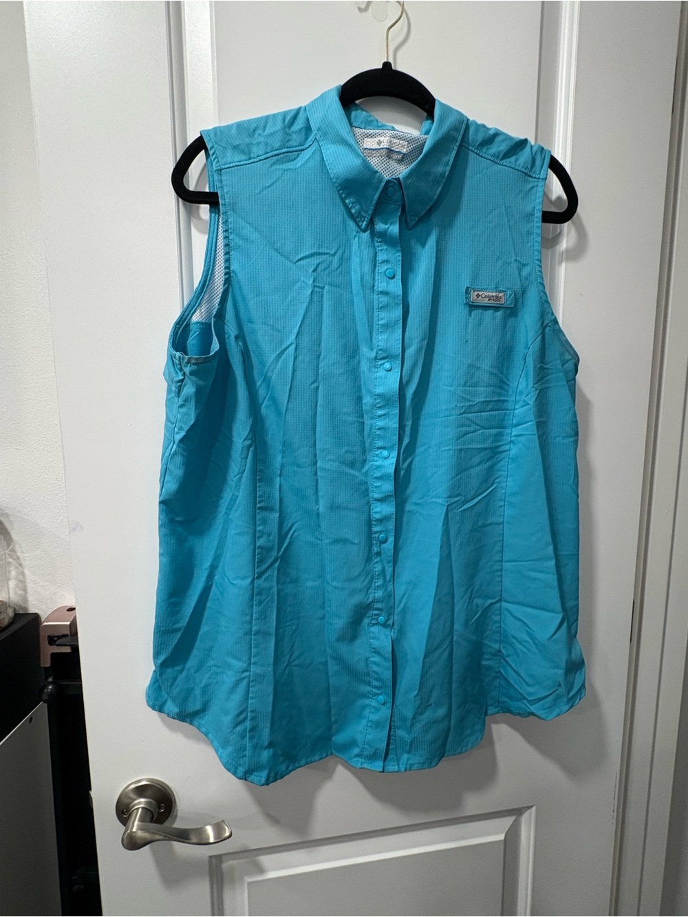 Columbia Sleeveless Button-Down Shirt - Turquoise